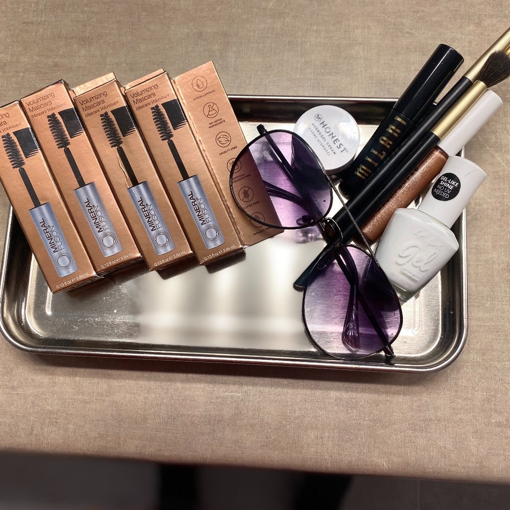 4 Travel Size Mineral Fusion Mascaras